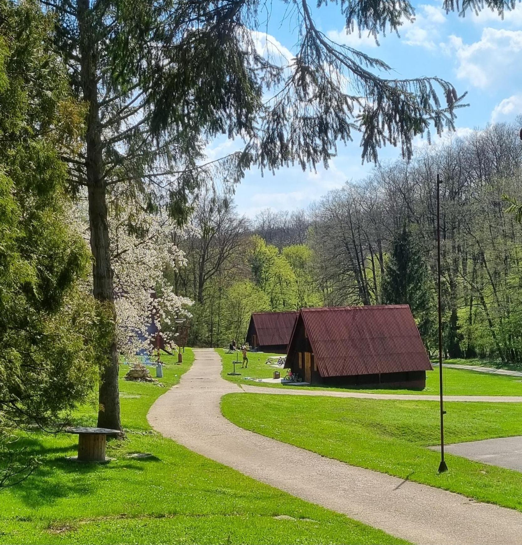 Záruby Resort Smolenice Exteriér fotografie